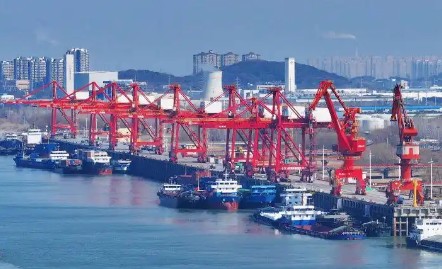 數(shù)讀經(jīng)濟(jì)“新信號(hào)”：港口“流量”折射外貿(mào)新機(jī)遇