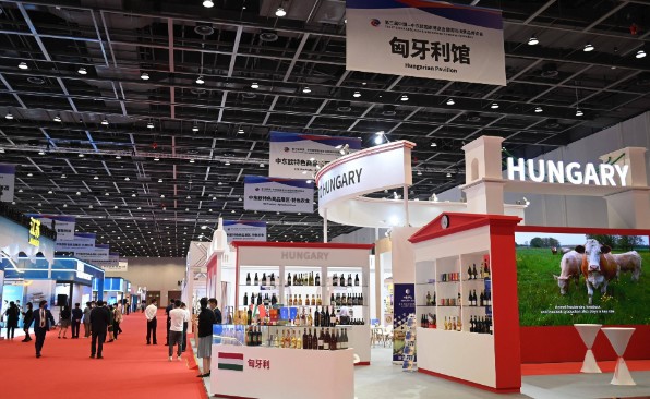 中東歐國(guó)家博覽會(huì)“消費(fèi)品直采大會(huì)”舉行 助力外貿(mào)企業(yè)接單拓市